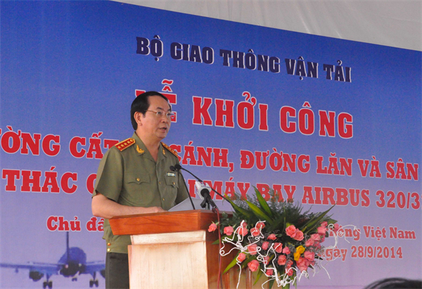 Mise en chantier des travaux d’amélioration de l’aéroport de Pleiku - ảnh 2